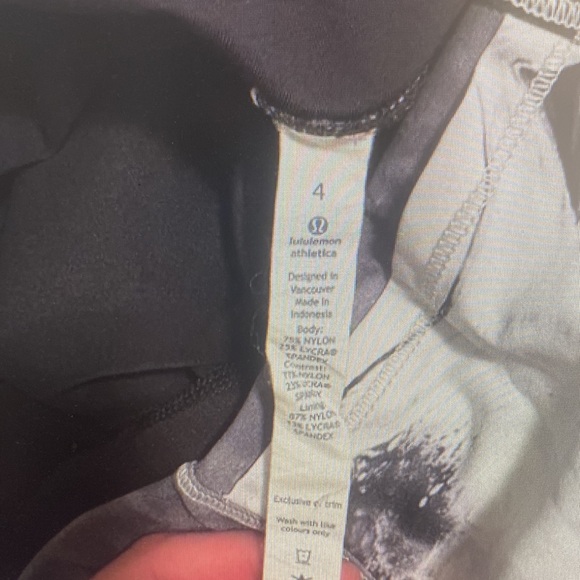 Lululemon black and white skirt - Picture 3 of 3